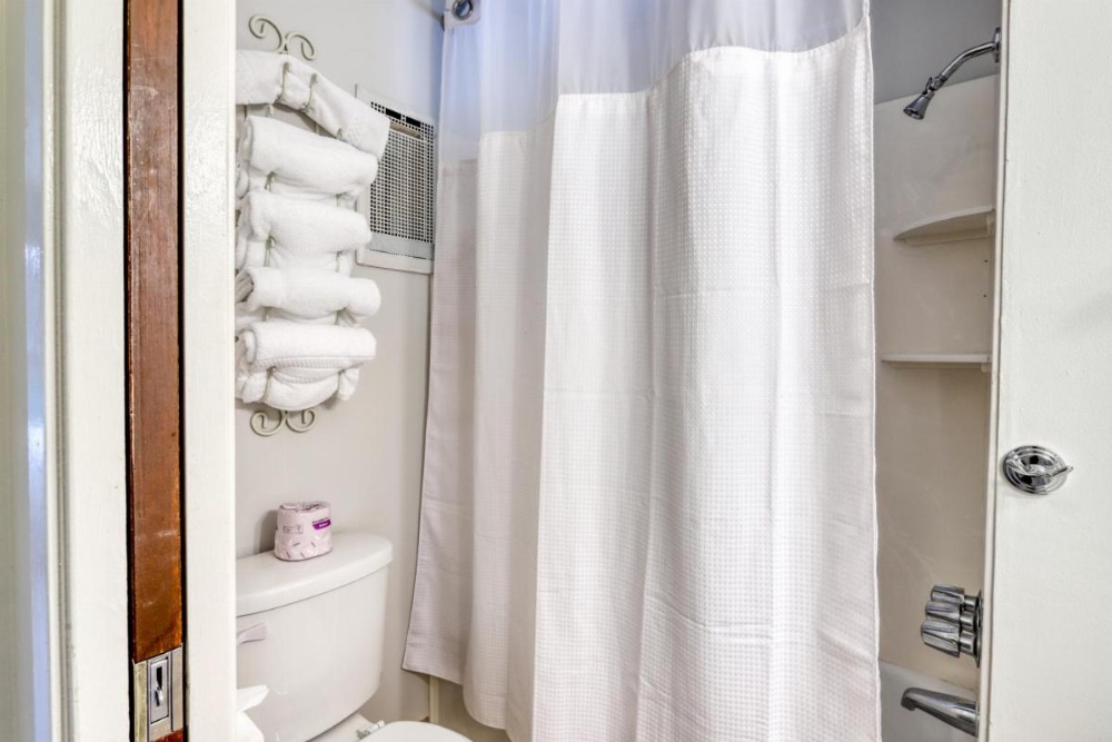 Cottage on the Canal